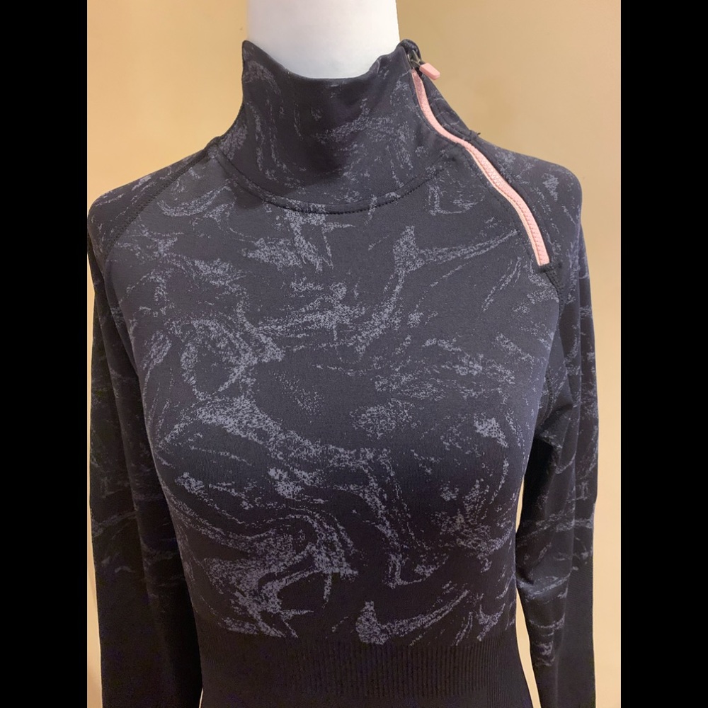 Fabletics Long sleeve compression shirt
